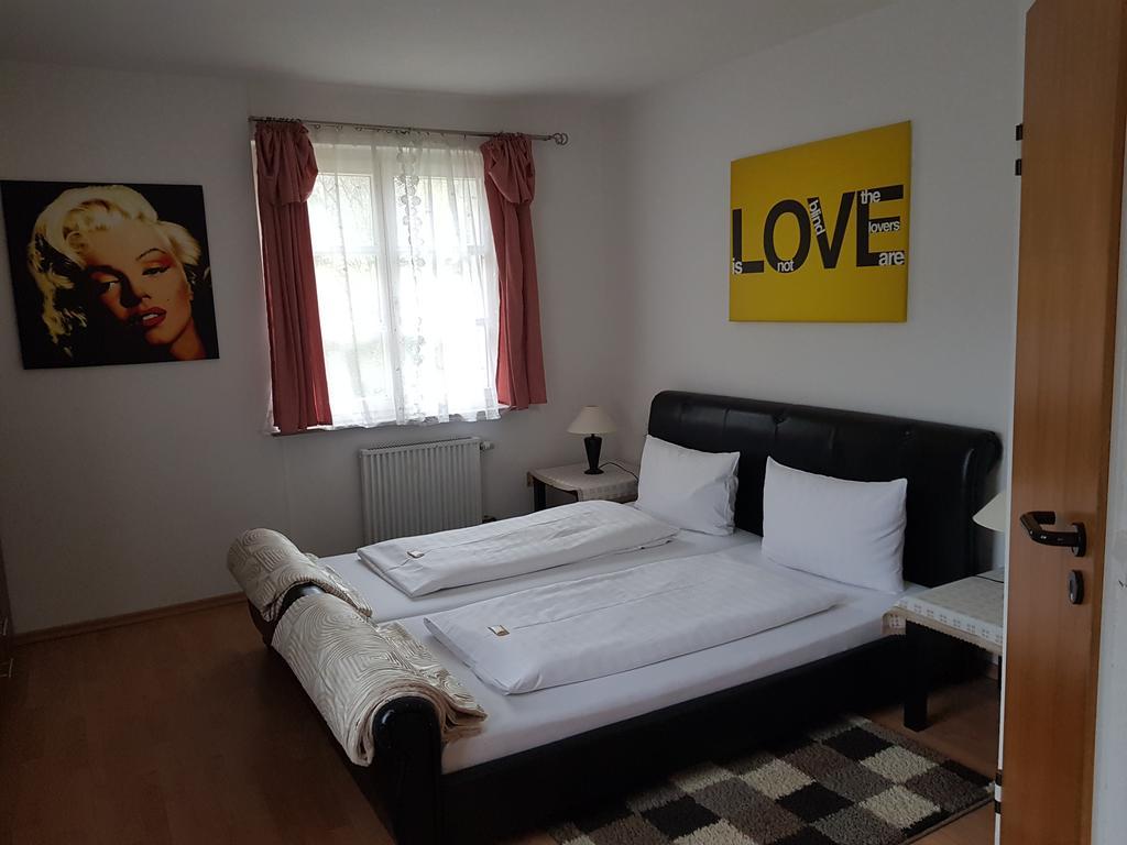 Gut Lauterbad Hotel Фройденщат Екстериор снимка